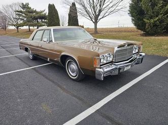 1977 chrysler newport sedan