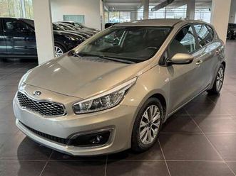 KIA CEED 1-4-crdi-camera-pdc