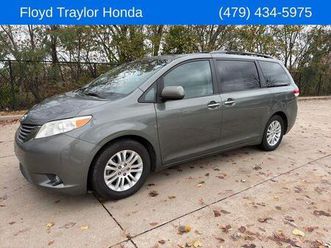 2011 toyota sienna base