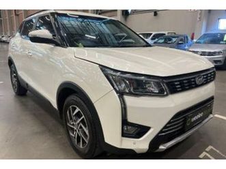 2022 mahindra xuv 300 1.2t | w8