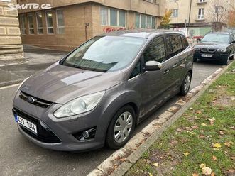 ford grand c-max 1.6 benzín 110 kw - servisován