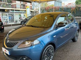lancia ypsilon 1.0 hybrid gold **prezzo reale**
