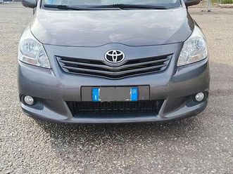 toyota verso anno 2010