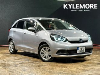 honda fit very low mileage - e-hev - reverse camer