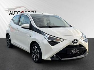 toyota aygo x-play club apple carplay android auto musi