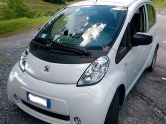 peugetot ion elettrica