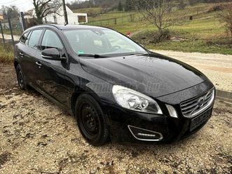 volvo v60 1.6 [t3] kinetic