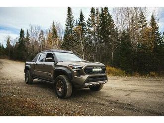 toyota tacoma hybrid 2025