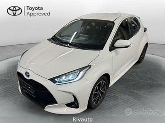 toyota yaris 1.5 hybrid 5 porte trend