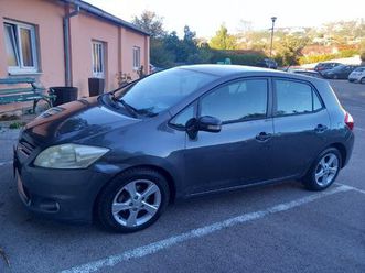 toyota auris 1,3 3 vvt-i, 2011 god.