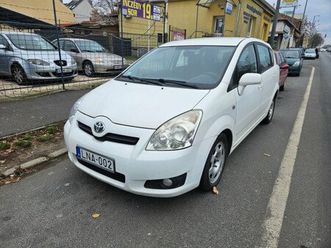 toyota corolla verso 7 személy horog!