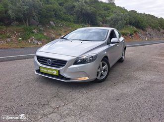 volvo v40 d2 kinetic