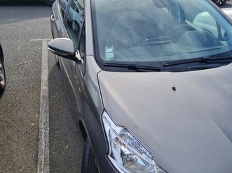 peugeot 208 bluehdi setembro/15