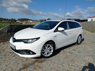 toyota auris 1.8 híbrido + gpl setembro/18