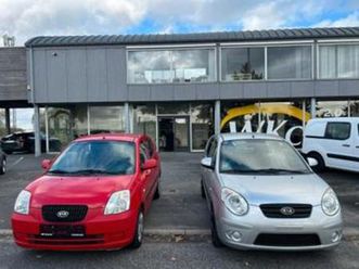 ② 2 stuks van de kia picanto in benzine op stock — kia — 2ememain