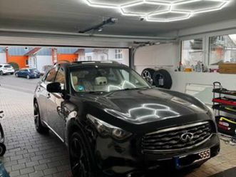 infiniti fx30d s premium | 240ps | 21