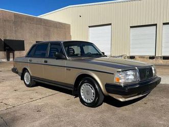 1988 volvo 240 dl.