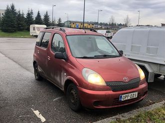 TOYOTA YARIS VERSO