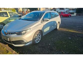 toyota auris touring sport