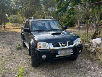 nissan navara d22 4x4