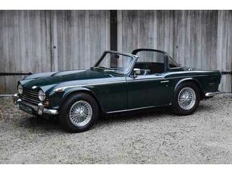 triumph tr5 pi en état restauré
