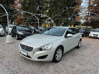 volvo v60 t3 momentum