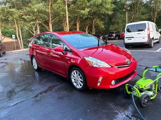 2013 toyota prius v five