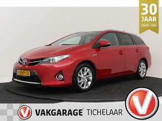 toyota auris touring sports 1.8 hybrid lease | panoramadak | dealer ond. | org nl | camera | cruise control | stoelverwarming |