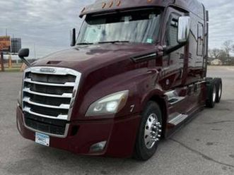 2020 freightliner cascadia semi truck