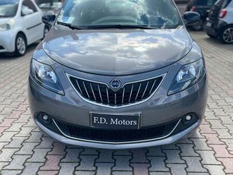 lancia ypsilon 1.0 firefly 5 porte s&s hybrid unyc