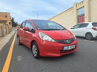 honda fit 10th anniversary 2011/12 (low kms one owner)
