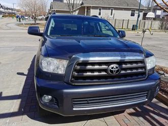 2011 toyota sequoia sr5 v8/4.6l 1st owner runs well