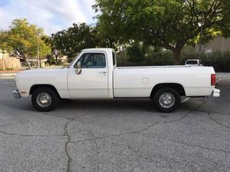 1992 dodge ram d series, long bed, full size pick up; 38k miles