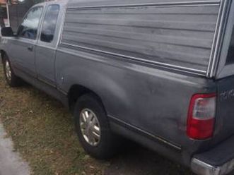 workers truck toyota