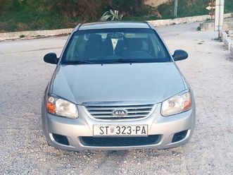 kia cerato 2007. god - jedan vlasnik, servisna knjižica