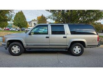 1999 gmc suburban k1500 slt - rust free 154k mi - v8 4wd