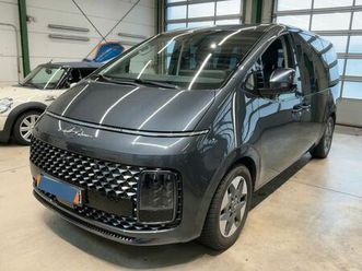 hyundai staria signature 4wd