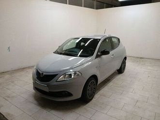 lancia ypsilon 1.0 firefly hybrid gold s&s 70cv