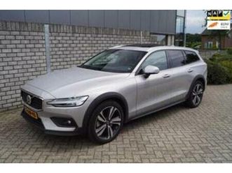 volvo v60 cross country 2.0 b5 awd ultimate 250pk autom pano — volvo — marktplaats