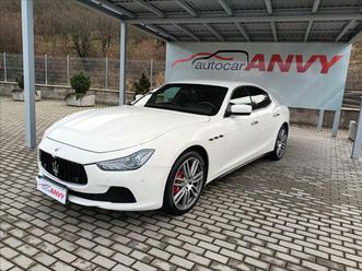 maserati ghibli 3,0 v6,243kw,čr,navi,kůže, sedan - sedan benzin