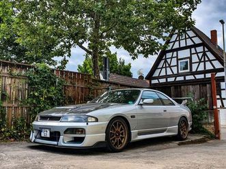 nissan skyline r33