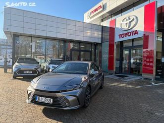 toyota camry 2,5 230k executive