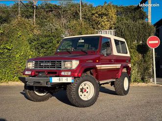 toyota land cruiser 3.0l / kzj / lj73 vx – 1989 / 5 places / clim / attelage / sièges velours suspendus / vitres électriques / moyeux renforcés / treuil électri