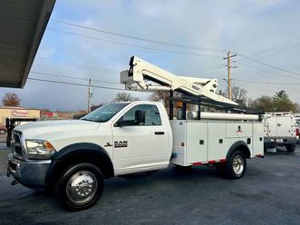 2018 ram 5500 4x4 40’ bucket truck 6.7l cummins diesel reg cab