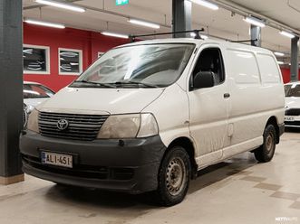 2,5 d-4d 95 4ov / suomi-auto / lohkolämmitin + sisäpistoke / penkinlämmittimet / vetokoukku / 2x renkaat /