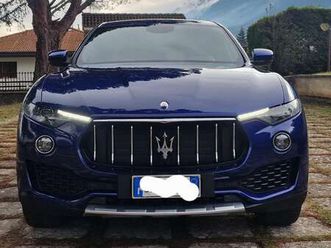 levante-3-0-v6-granlusso-250cv-auto