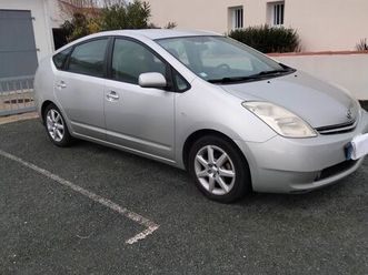 TOYOTA PRIUS toyota-prius-ii