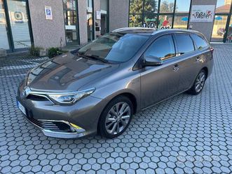 toyota auris touring sports 1.8 hybrid business