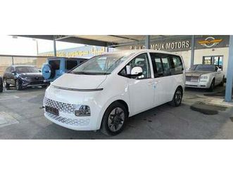 hyundai staria staria 2.2l diesel 11 seater prestige