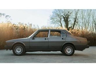 1983 alfa romeo alfetta gris manuel, 5 vitesses conduite...